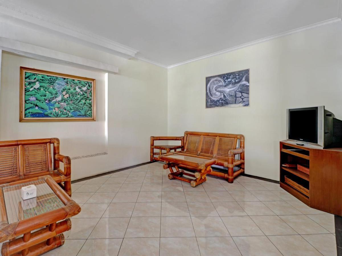 צ'ירבון Capital O 90407 Wisma Bahtera Hotel מראה חיצוני תמונה