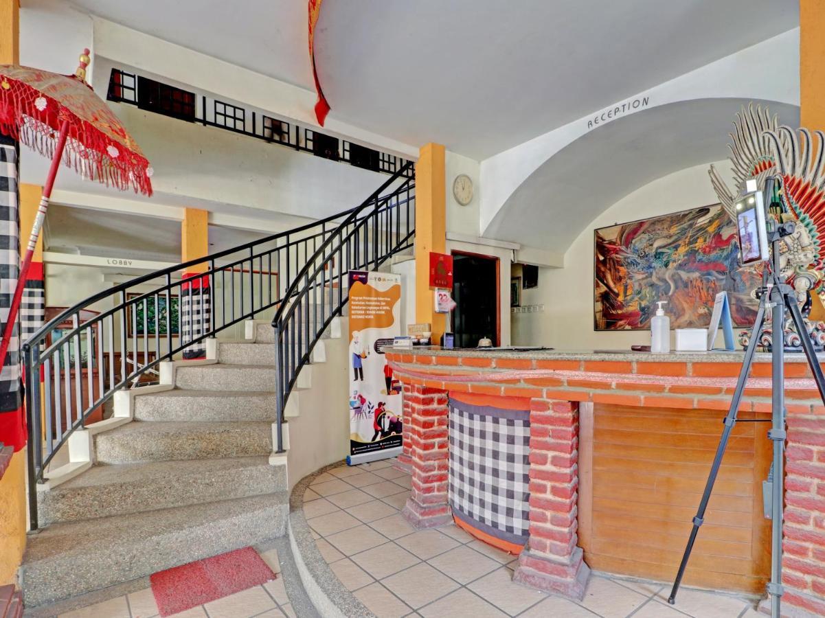 צ'ירבון Capital O 90407 Wisma Bahtera Hotel מראה חיצוני תמונה