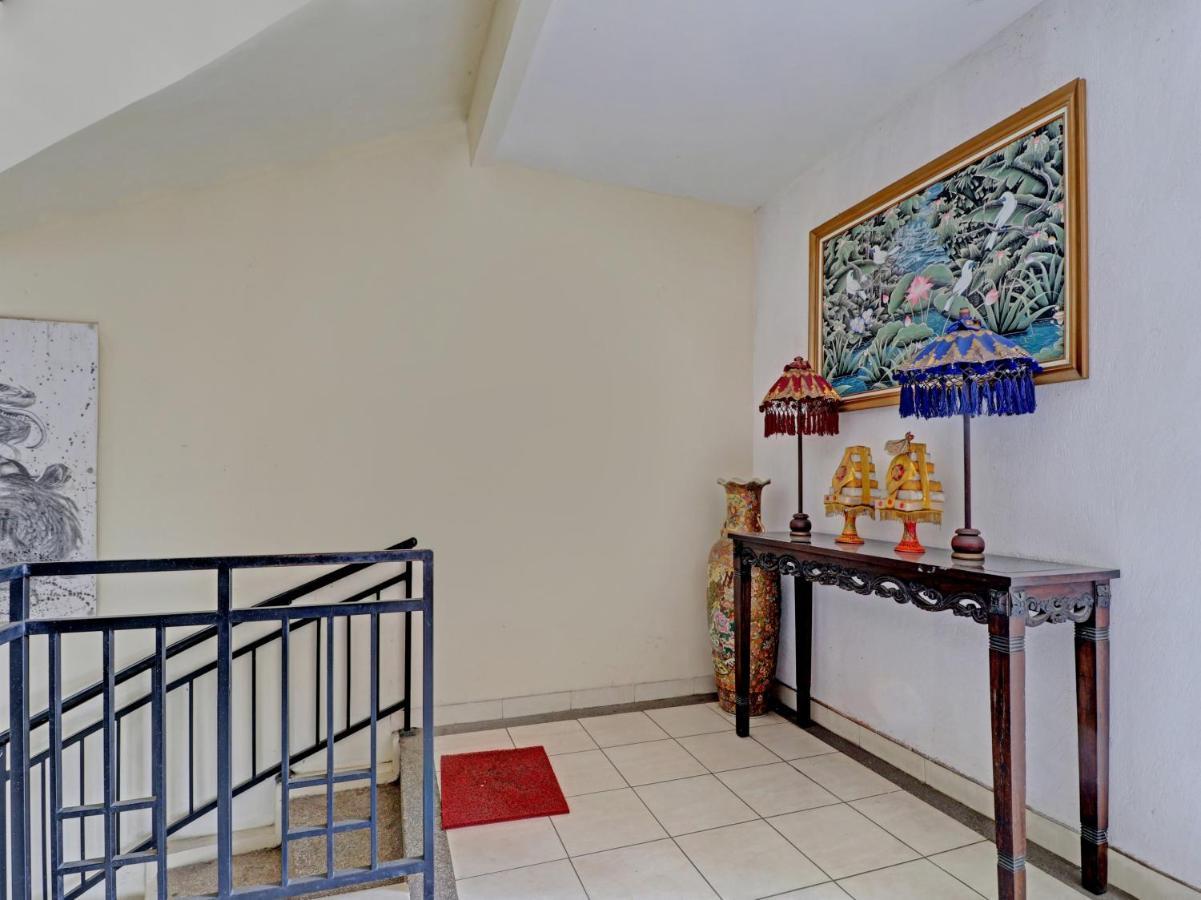 צ'ירבון Capital O 90407 Wisma Bahtera Hotel מראה חיצוני תמונה
