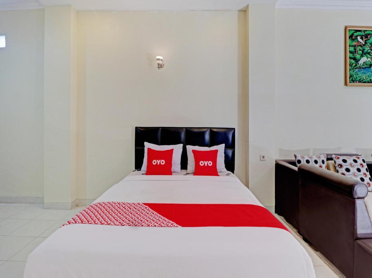 צ'ירבון Capital O 90407 Wisma Bahtera Hotel מראה חיצוני תמונה