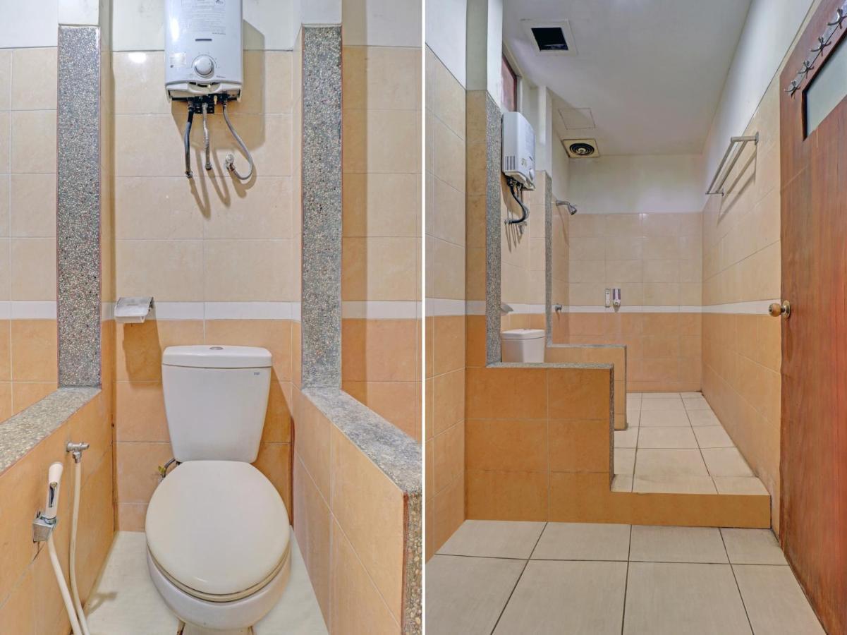 צ'ירבון Capital O 90407 Wisma Bahtera Hotel מראה חיצוני תמונה