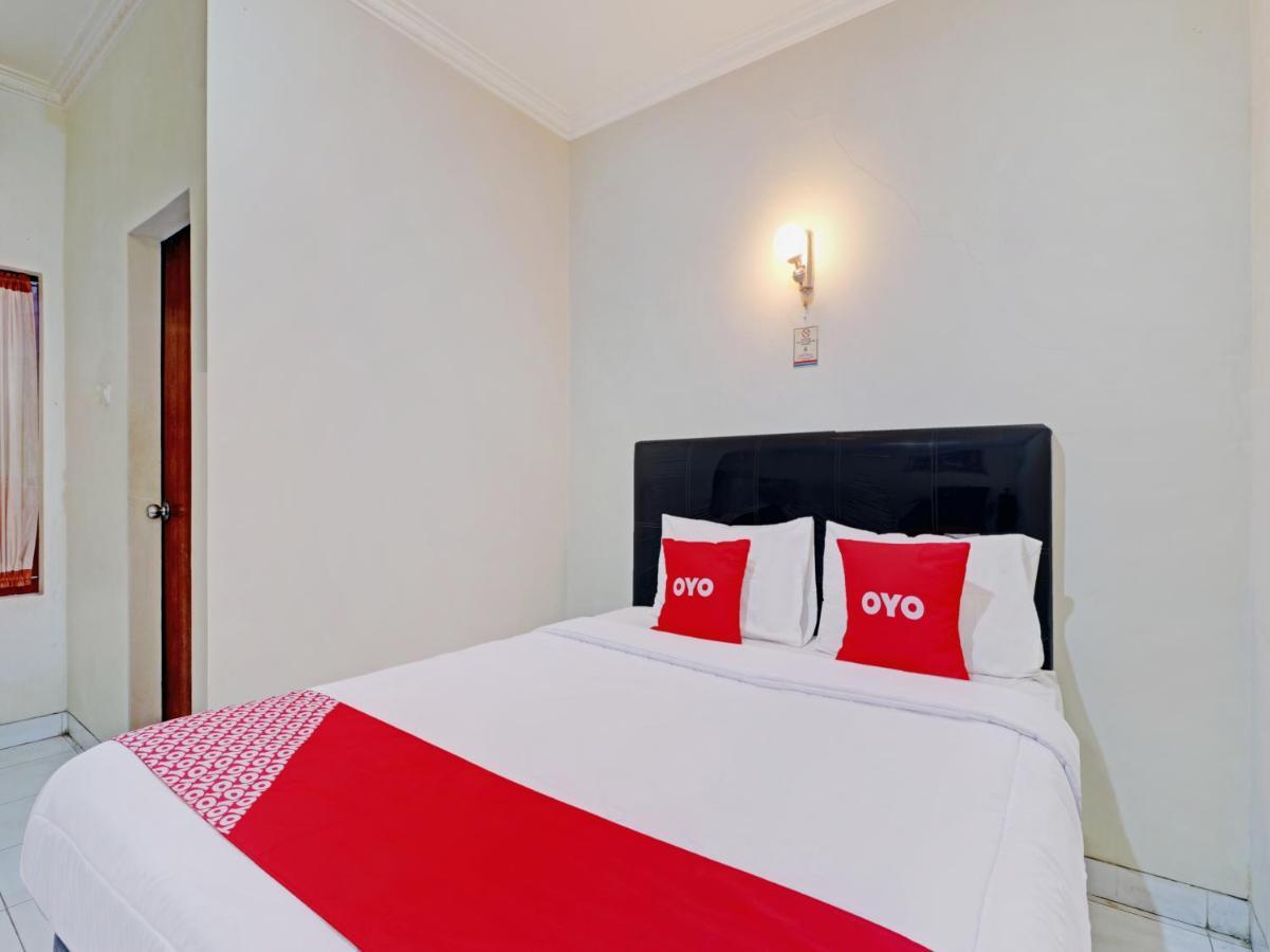 צ'ירבון Capital O 90407 Wisma Bahtera Hotel מראה חיצוני תמונה