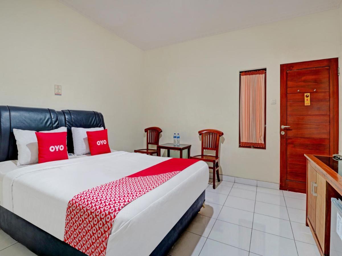 צ'ירבון Capital O 90407 Wisma Bahtera Hotel מראה חיצוני תמונה